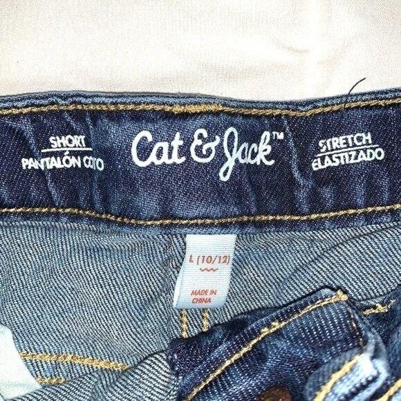 Cat & Jack L 10/12 Girls Distressed Denim Shorts With Frayed Hem - Picture 2 of 6